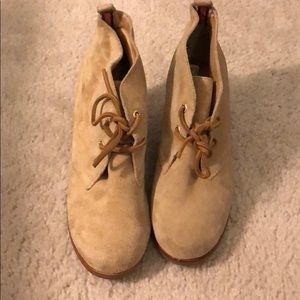 Sperry tan suede weatherproof wedge booties size8